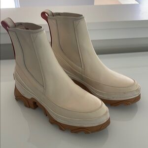 Sorel Cream and Tan Winter Boots with Rugged Sole